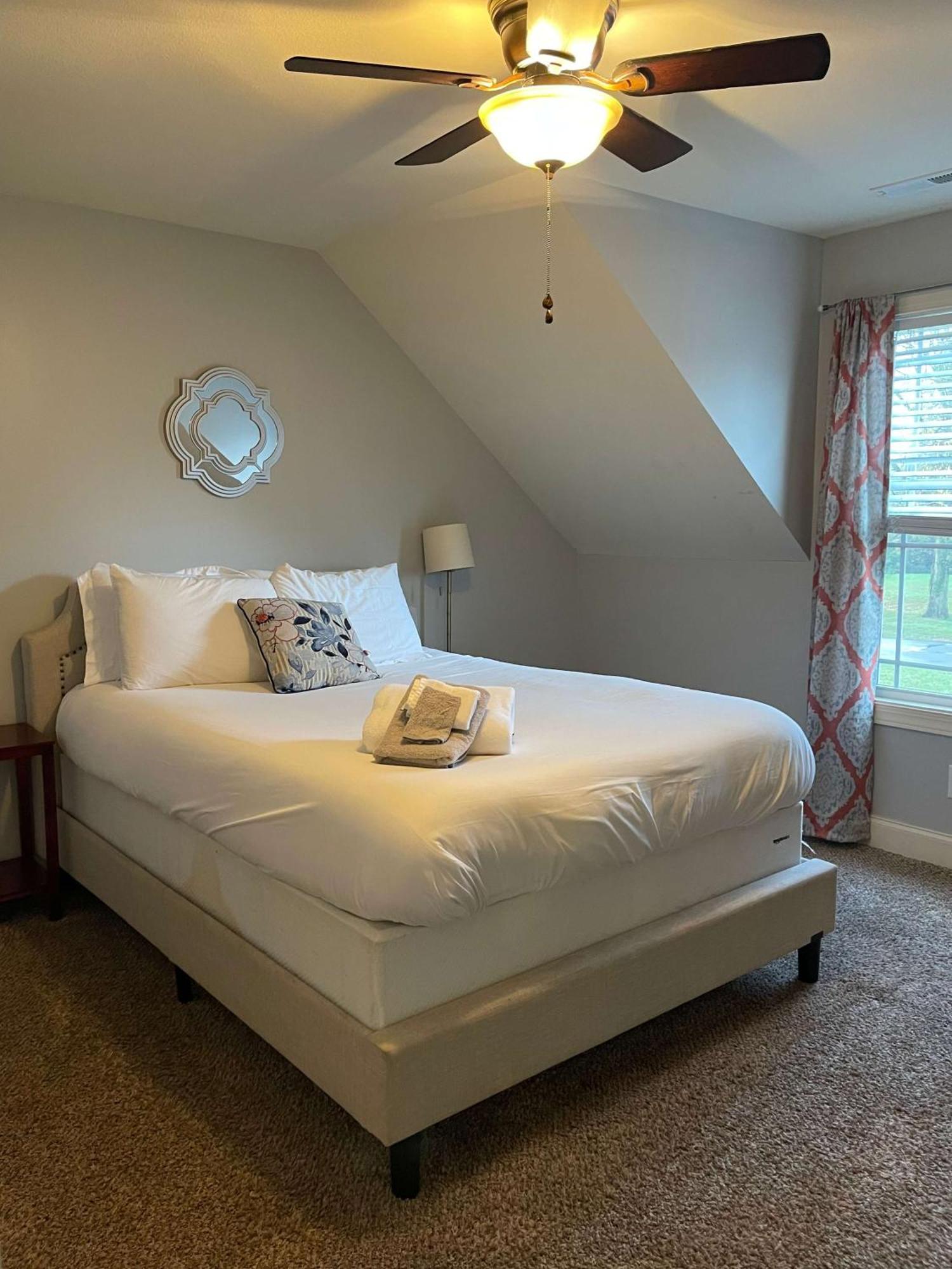 Апартаменты The Campbell Carriage House Кларксвилл Экстерьер фото